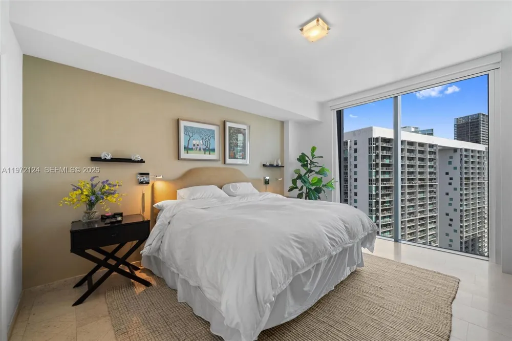 68 SE 6th St #3209 Miami, FL 33131