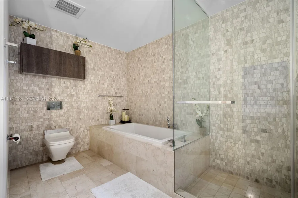68 SE 6th St #3209 Miami, FL 33131