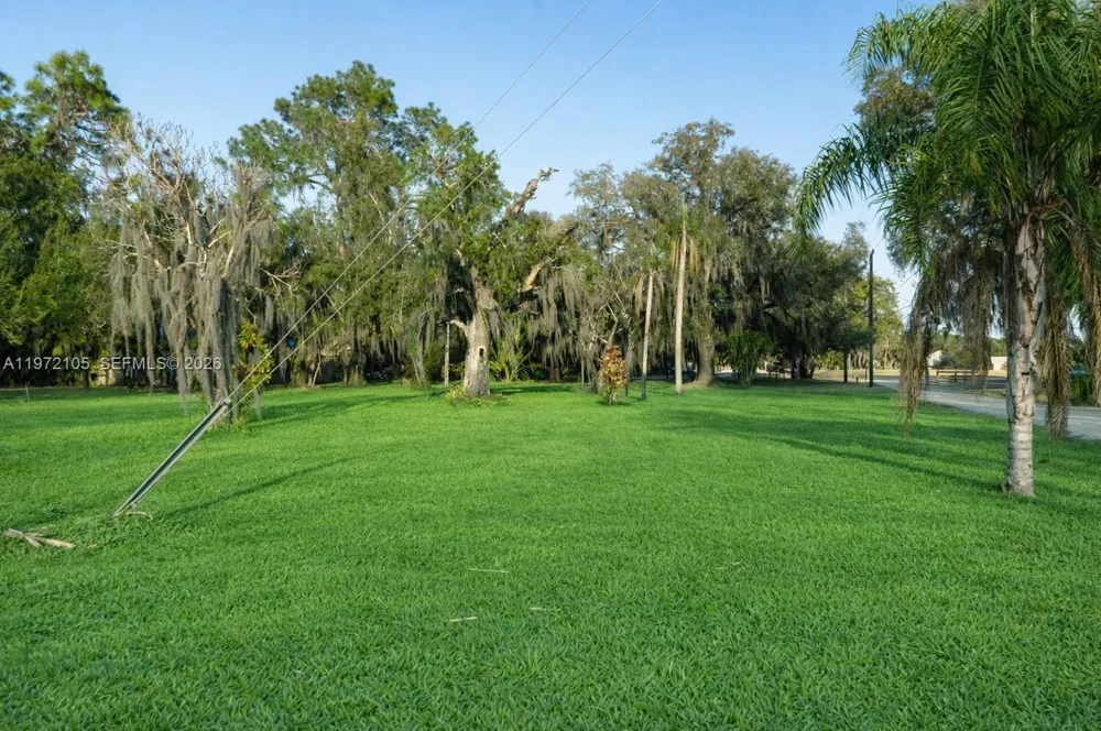 2014 Ft Denaud Rd La Belle, FL 33935