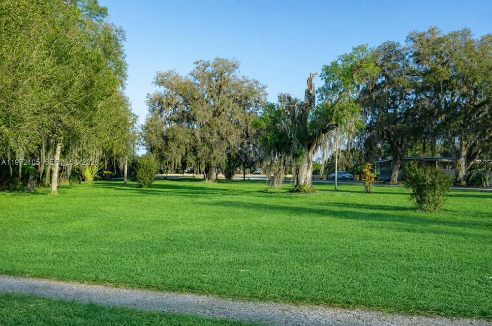 2014 Ft Denaud Rd La Belle, FL 33935