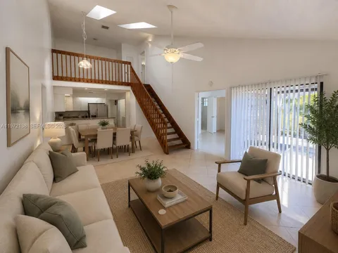 1818 Racquet Ct