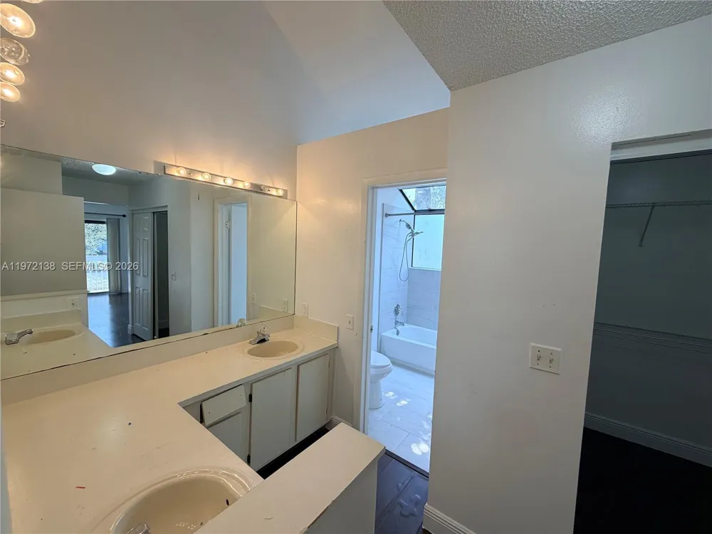 1818 Racquet Ct North Lauderdale, FL 33068