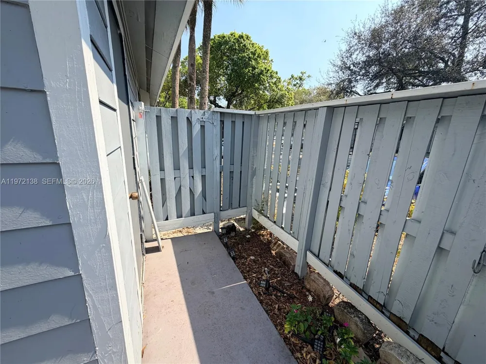 1818 Racquet Ct North Lauderdale, FL 33068