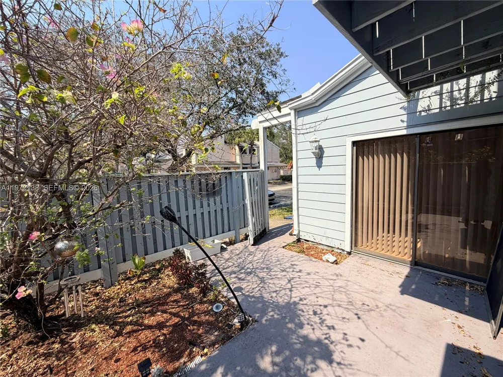 1818 Racquet Ct North Lauderdale, FL 33068