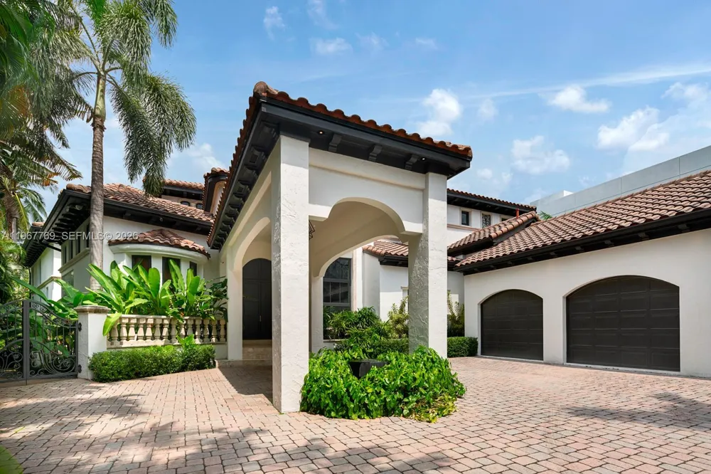 432 S Hibiscus Dr Miami Beach, FL 33139