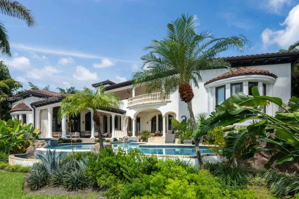 432 S Hibiscus Dr Miami Beach, FL 33139