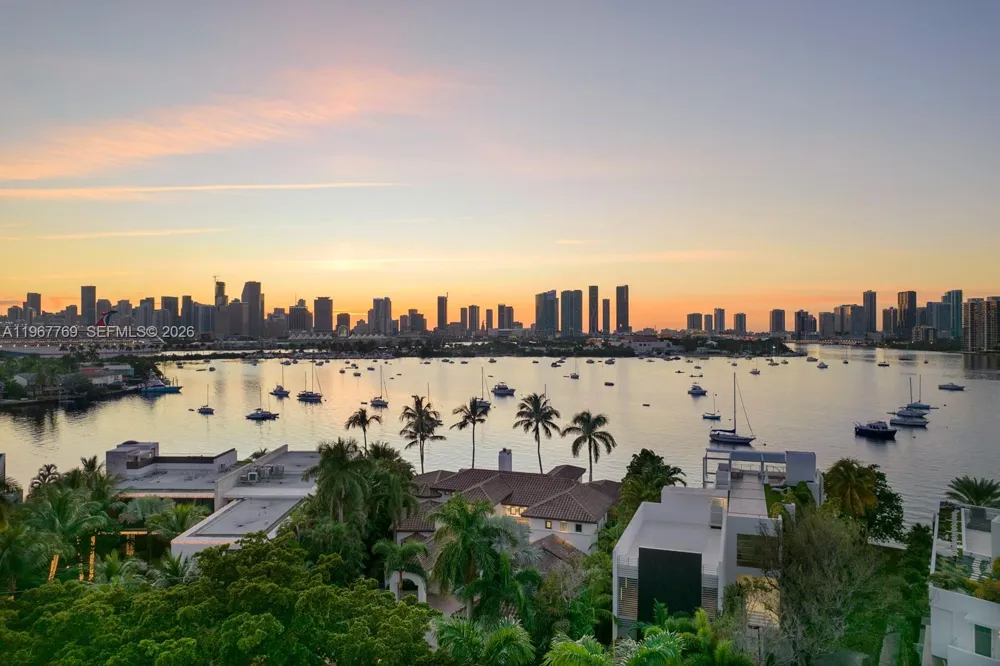 432 S Hibiscus Dr Miami Beach, FL 33139