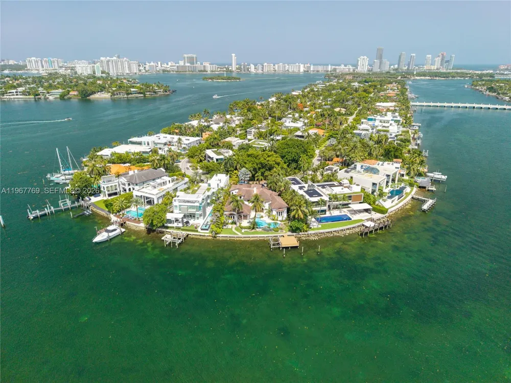 432 S Hibiscus Dr Miami Beach, FL 33139