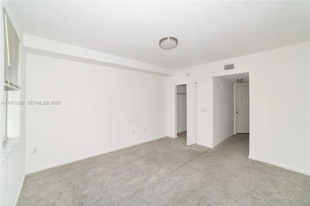 17150 Bay Rd #2911 Sunny Isles Beach, FL 33160