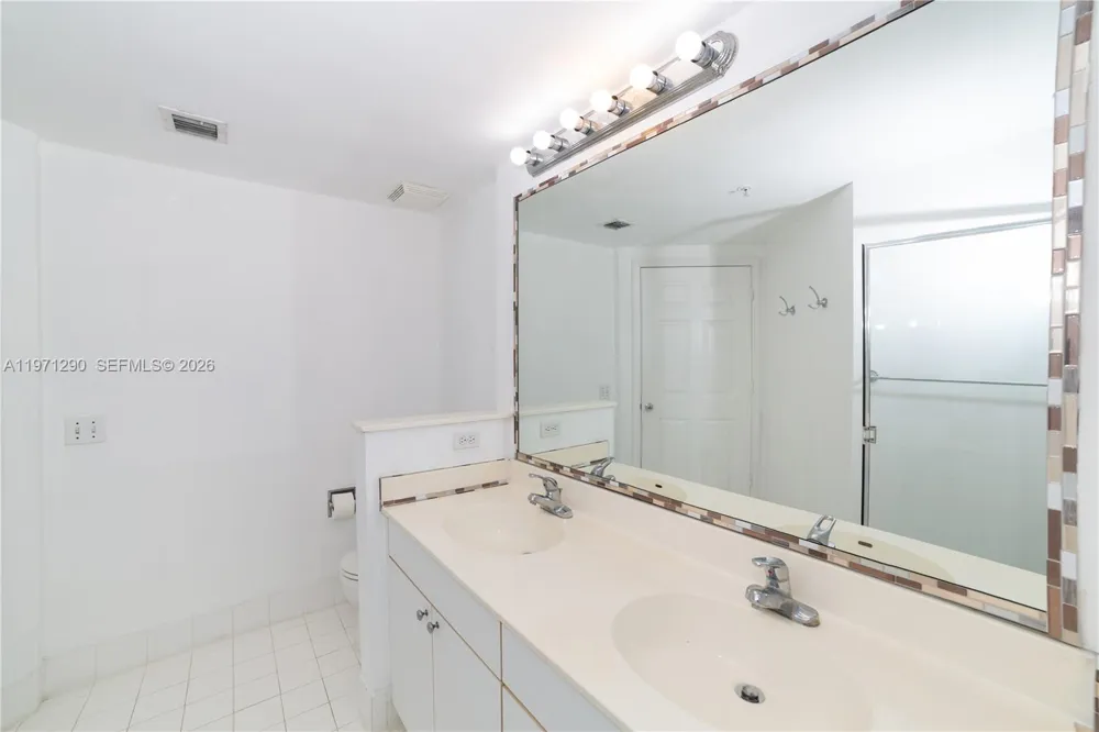 17150 Bay Rd #2911 Sunny Isles Beach, FL 33160