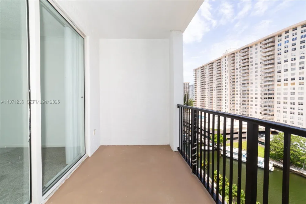 17150 Bay Rd #2911 Sunny Isles Beach, FL 33160