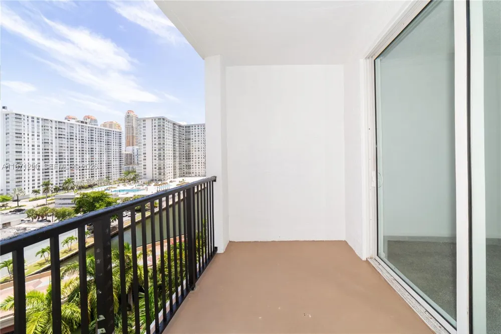 17150 Bay Rd #2911 Sunny Isles Beach, FL 33160