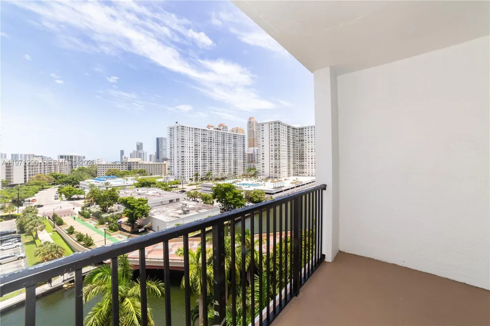 17150 Bay Rd #2911 Sunny Isles Beach, FL 33160