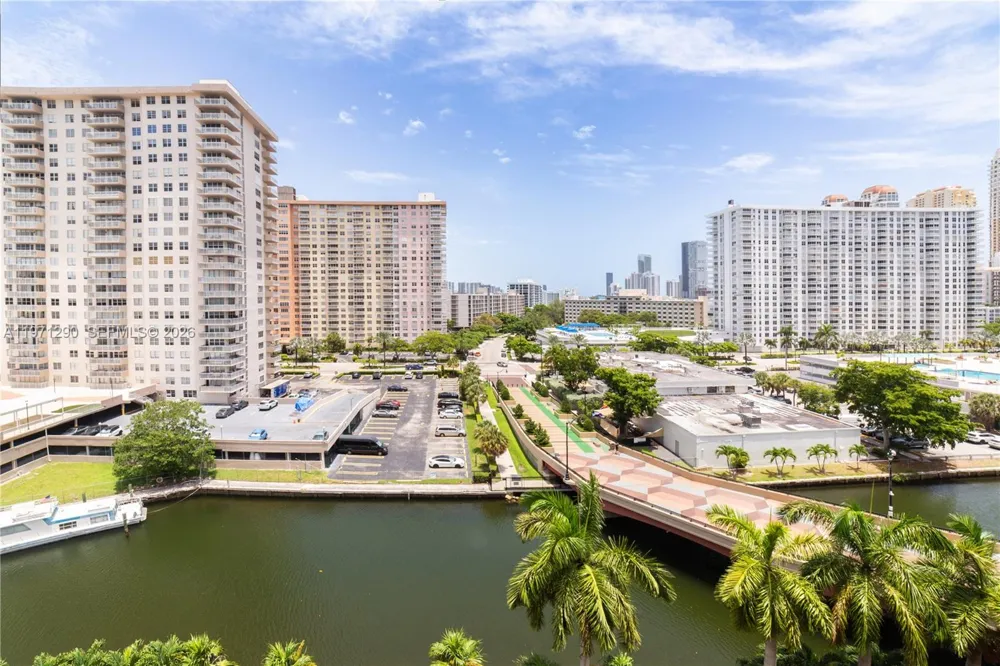17150 Bay Rd #2911 Sunny Isles Beach, FL 33160