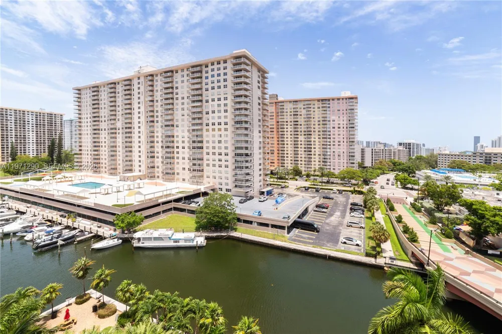 17150 Bay Rd #2911 Sunny Isles Beach, FL 33160
