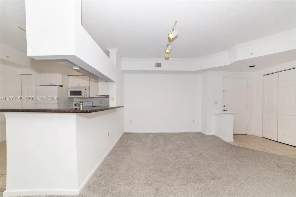 17150 Bay Rd #2911 Sunny Isles Beach, FL 33160