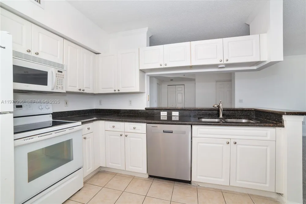 17150 Bay Rd #2911 Sunny Isles Beach, FL 33160