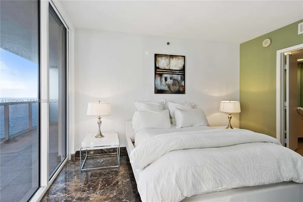 1830 S Ocean Dr #1908 Hallandale Beach, FL 33009