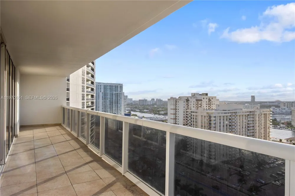 1830 S Ocean Dr #1908 Hallandale Beach, FL 33009