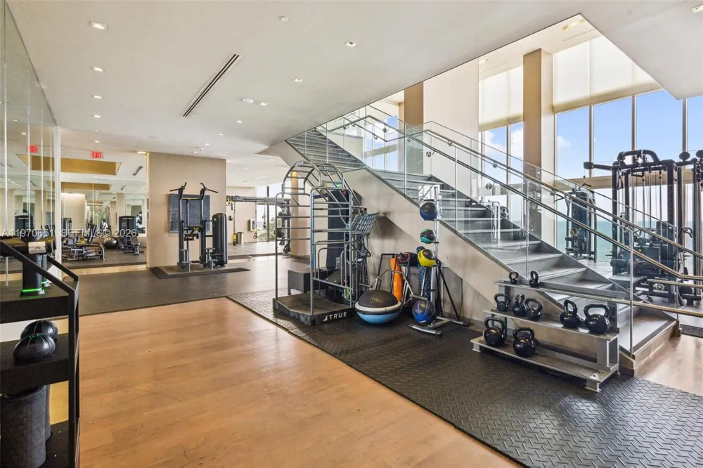 1830 S Ocean Dr #1908 Hallandale Beach, FL 33009