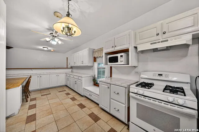 421 Coughran Pleasanton, TX 78064