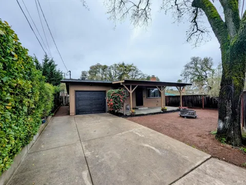 112 E Agua Caliente Road