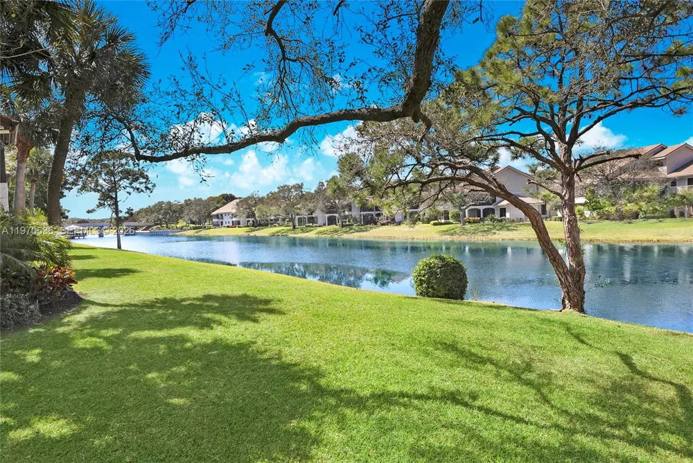 16671 Traders Crossing N #121 Jupiter, FL 33477