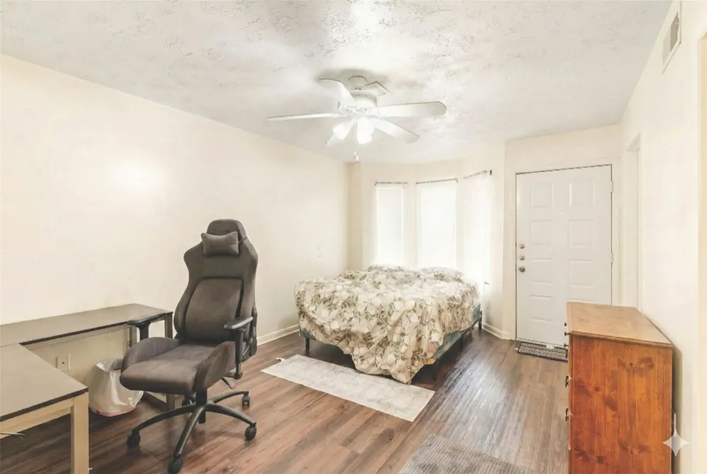 4441 Old College Road #2104 Bryan, TX 77801