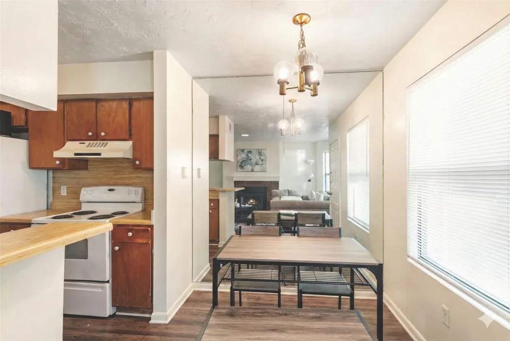 4441 Old College Road #2104 Bryan, TX 77801