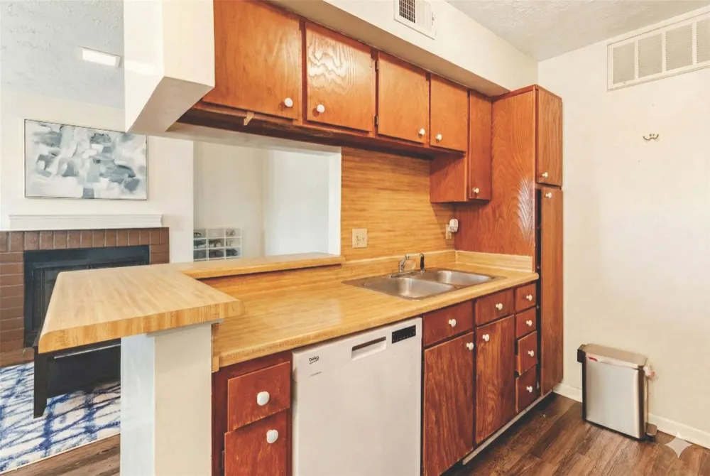 4441 Old College Road #2104 Bryan, TX 77801