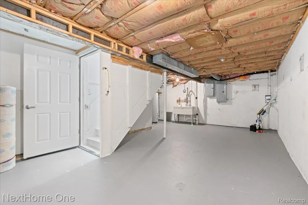 1763 Henbert Road West Bloomfield Charter Township, MI 48324