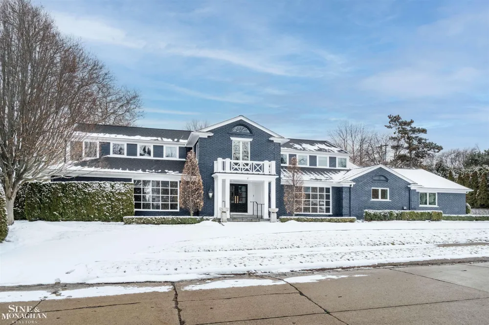 89 Lake Shore Road Grosse Pointe Farms City, MI 48236