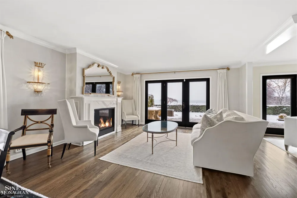 89 Lake Shore Road Grosse Pointe Farms City, MI 48236
