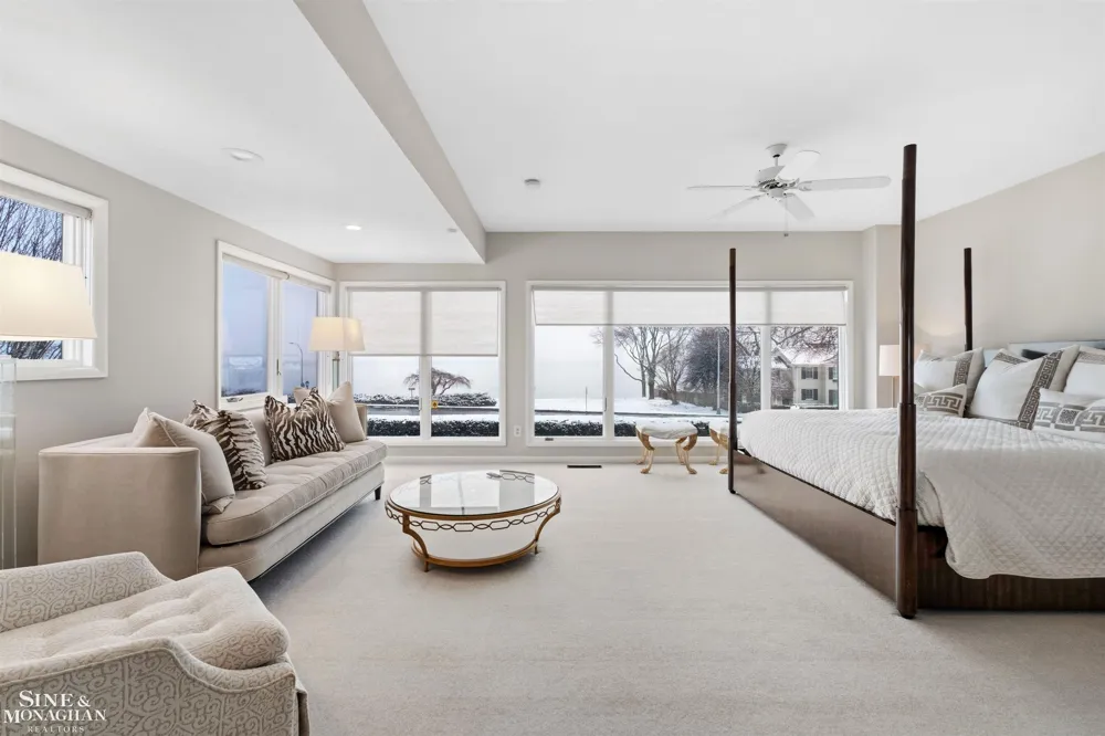 89 Lake Shore Road Grosse Pointe Farms City, MI 48236
