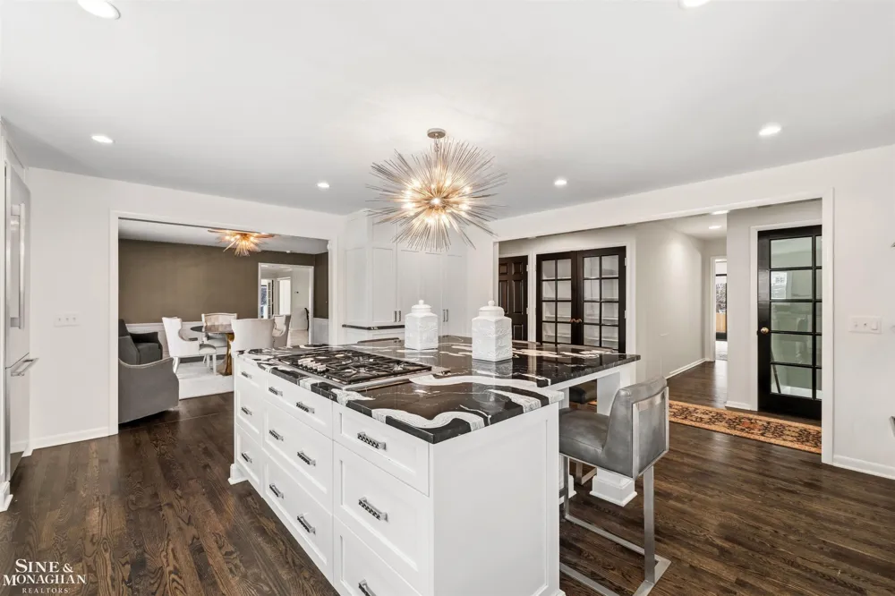 89 Lake Shore Road Grosse Pointe Farms City, MI 48236