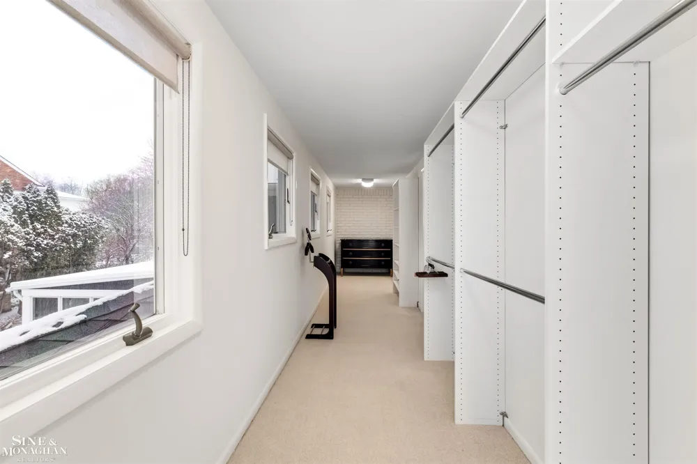 89 Lake Shore Road Grosse Pointe Farms City, MI 48236
