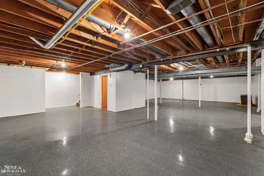 89 Lake Shore Road Grosse Pointe Farms City, MI 48236