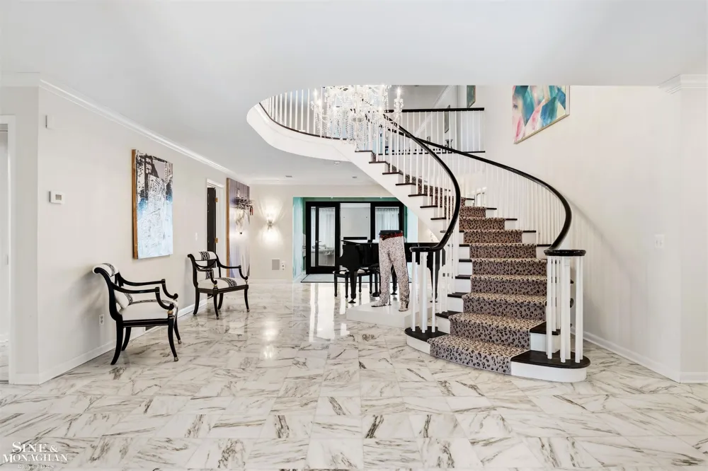89 Lake Shore Road Grosse Pointe Farms City, MI 48236
