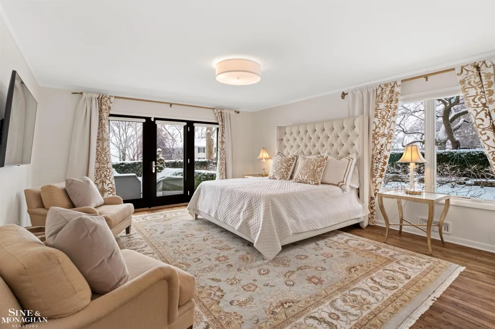 89 Lake Shore Road Grosse Pointe Farms City, MI 48236