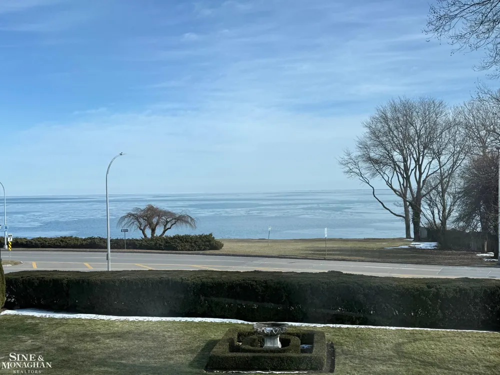 89 Lake Shore Road Grosse Pointe Farms City, MI 48236