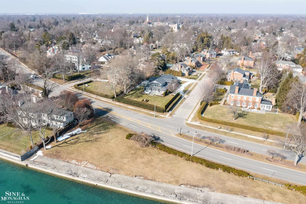 89 Lake Shore Road Grosse Pointe Farms City, MI 48236