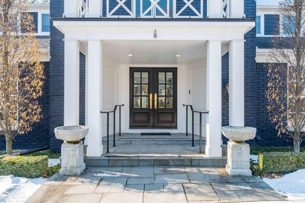 89 Lake Shore Road Grosse Pointe Farms City, MI 48236