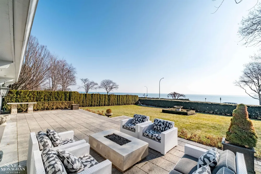 89 Lake Shore Road Grosse Pointe Farms City, MI 48236