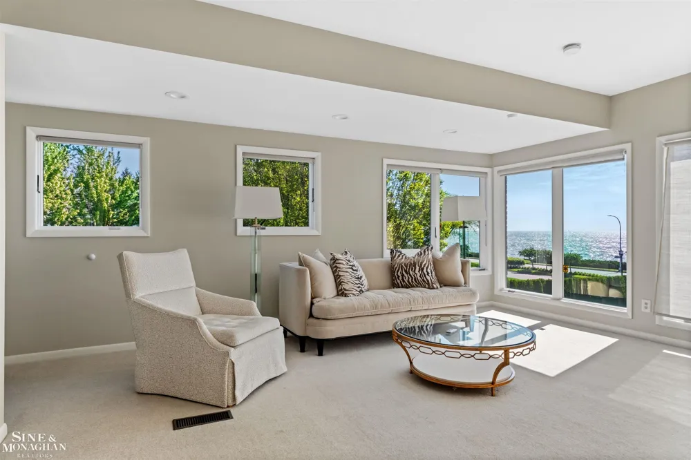 89 Lake Shore Road Grosse Pointe Farms City, MI 48236