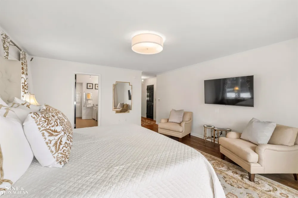 89 Lake Shore Road Grosse Pointe Farms City, MI 48236