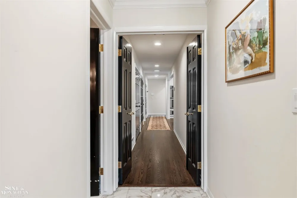 89 Lake Shore Road Grosse Pointe Farms City, MI 48236