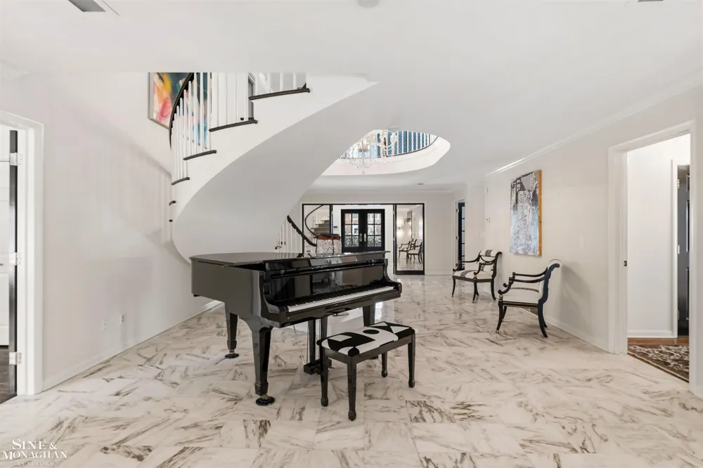 89 Lake Shore Road Grosse Pointe Farms City, MI 48236