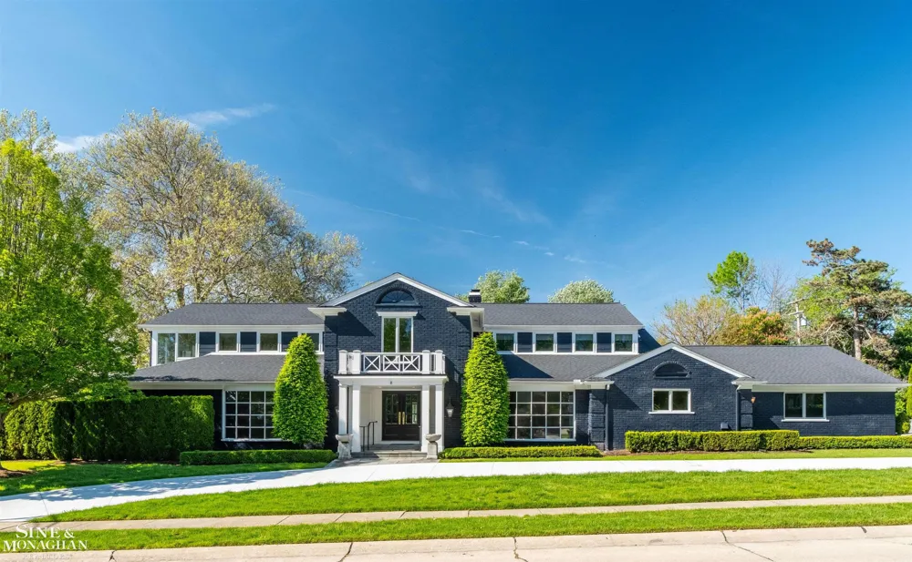89 Lake Shore Road Grosse Pointe Farms City, MI 48236