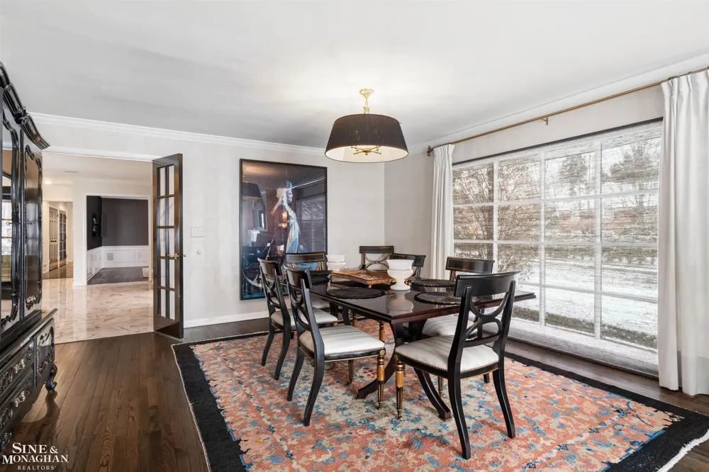 89 Lake Shore Road Grosse Pointe Farms City, MI 48236