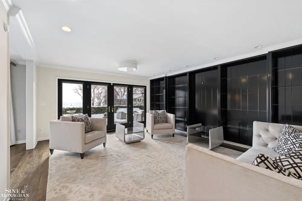 89 Lake Shore Road Grosse Pointe Farms City, MI 48236